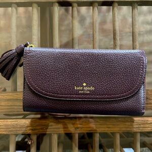 Kate Spade zipped wallet with front pocket
